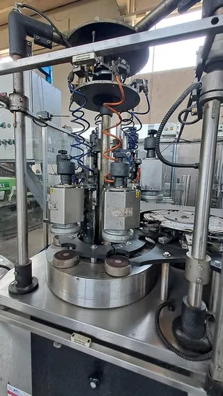Mașină de sertizat capsule Robino & Galandrino cu orientare optică, fotografia 5 din 17