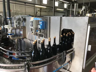 Linie de îmbuteliere pentru vin spumant, 15 utilaje, fotografia 23 din 24